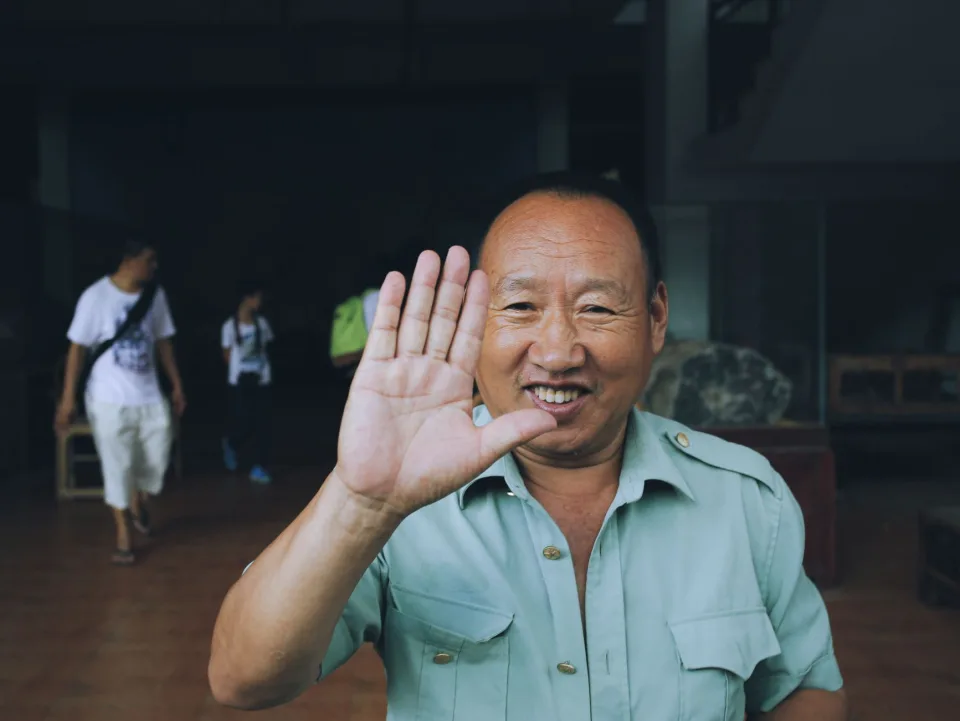 Ảnh chân dung Nguyễn Thành Long